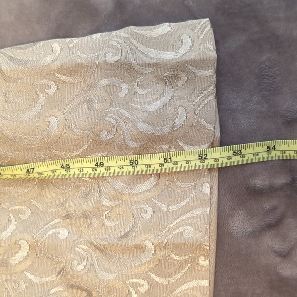 Divinity Clergy Robe - Picture 9 of 10